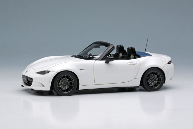 ** 予約商品 ** EIDOLON EM764A Mazda Roadster (ND) 990S 2022 Snow Flake White Pearl Mica