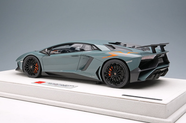 アイドロン EML005E 1/18 ランボルギーニ アヴェンタドール LP750-4 SV