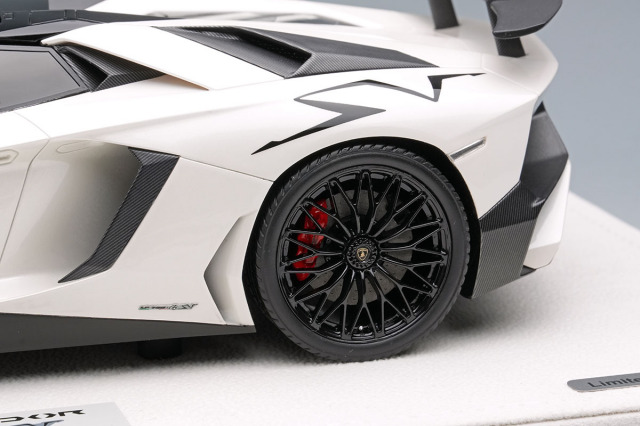 ランボルギーニ アヴェンタドールSVJ ロードスター 1/18 ホワイト 1/14RC ランボルギーニ アヴェンタドール SVJ WHITE 2.4GHZ