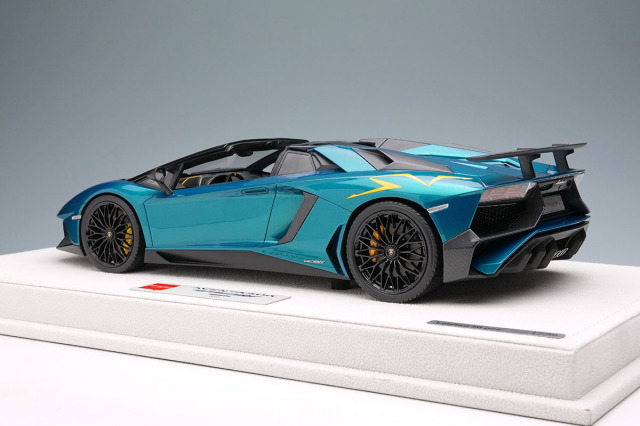 アイドロン EML007D 1/18 ランボルギーニ アヴェンタドール LP750-4 SV