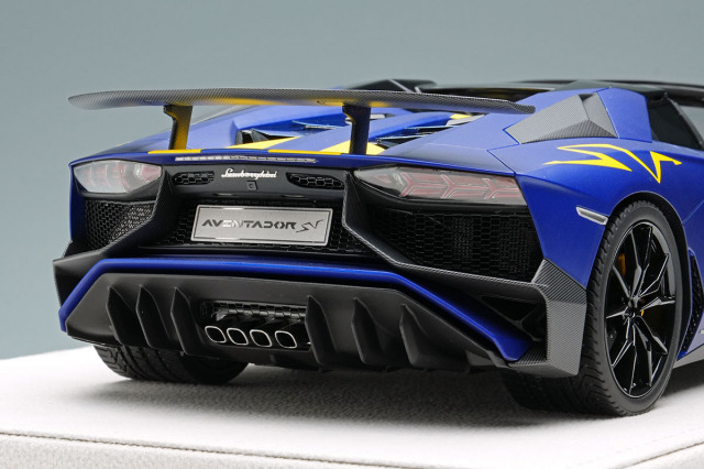 アイドロン EML007G 1/18 ランボルギーニ アヴェンタドール LP750-4 SV