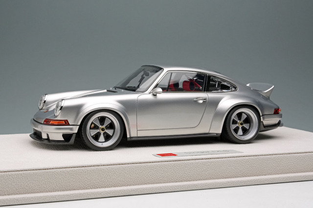 【お取り寄せ商品】 EIDOLON EML018S 1/18 Singer DLS 2023 Silver Limited 80pcs