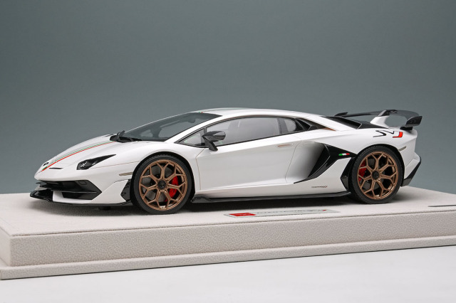 EIDOLON EML025F 1/18 Lamborghini Aventador SVJ 2018 (Leirion wheel) Bianco Isis /Italian Stripe Limited 100pcs