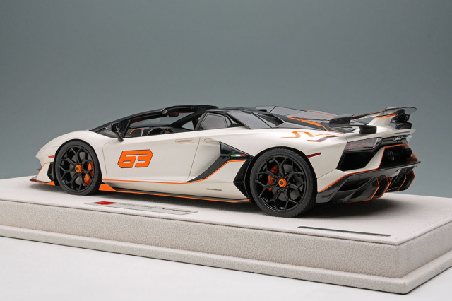 アイドロン EML030F 1/18 ランボルギーニ アヴェンタドール SVJ 63