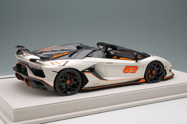 アイドロン EML030F 1/18 ランボルギーニ アヴェンタドール SVJ 63