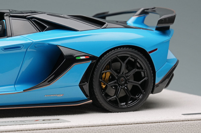 アイドロン EML030H 1/18 ランボルギーニ アヴェンタドール SVJ 63