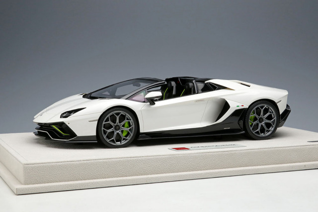【お取り寄せ商品】 EIDOLON EML064E 1/18 Lamborghini Aventador LP780-4 Ultimae Roadster 2021 Bianco Opalis / Black Limited 50pcs