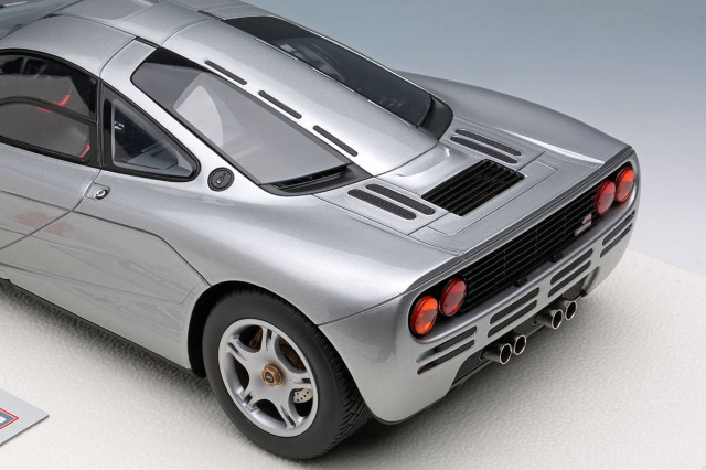 オートアート　1/18 マクラーレンF1 マグネシウム　シルバー オートアート autoart 1/18 マクラーレン McLaren F1 ロードカー