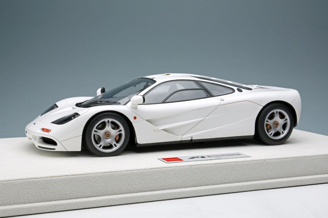 ** 予約商品 ** EIDOLON EML073C 1/18 McLaren F1 Road car 1994 Whtie Limited 100pcs