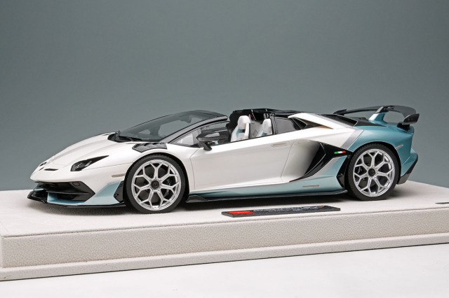 【お取り寄せ商品】 EIDOLON EML079F 1/18 Lamborghini Aventador SVJ Roadster 2020 Ad Personam 2tone Paint Pearl White / Azzuro Thetys Limited 50pcs