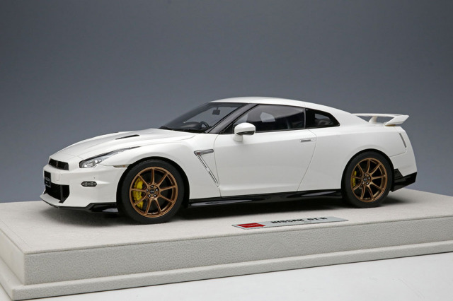 EIDOLON EML082B 1/18 NISSAN GT-R Premium Edition T-spec 2024 Brilliant White Pearl