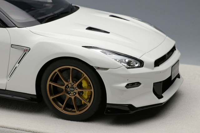 アイドロン EML082B 1/18 日産 GT-R プレミアムエディション T