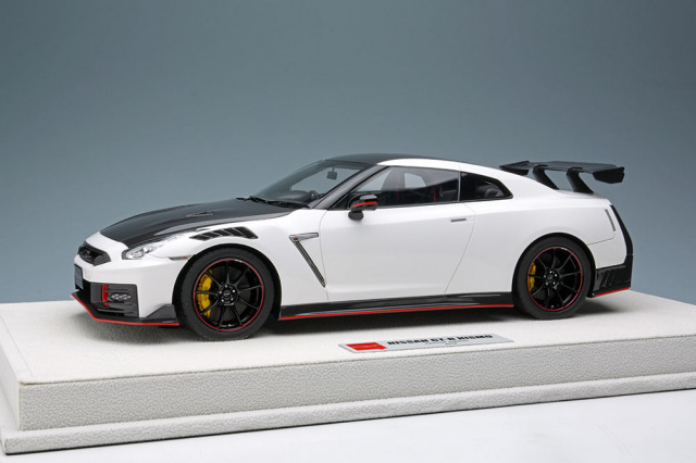 ミニカー　1/18 NISSAN GT-R NISMO Special edition 2024(バイブラントレッド) [EML085E] NISSAN GT-R NISMO Special edition 2024 バイブラントレッド