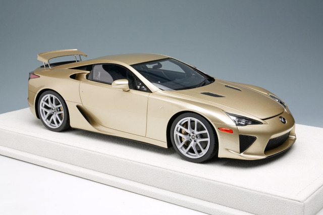 アイドロン EML111D 1/18 レクサス LFA 2010 リアウィングアップ