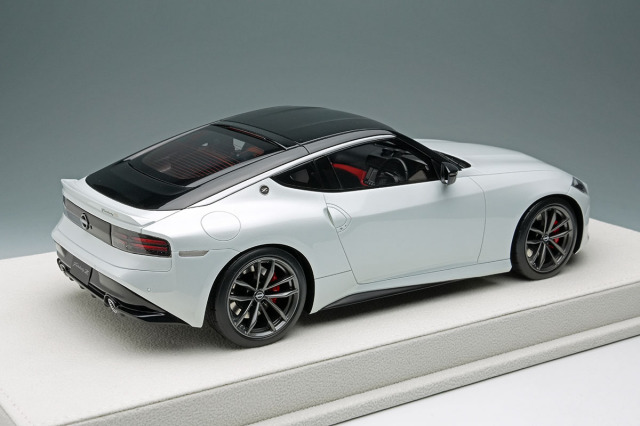 ニッサン　フェアレディZ　プリズムホワイト/スーパーブラック　数量限定商品 日産 純正 フェアレディ Z ( プリズムホワイト / スーパー