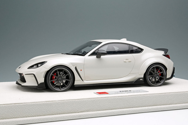 【お取り寄せ商品】 EIDOLON EML120B 1/18 TOM'S GR86 Wide Body 2022 Crystal White Pearl Limited 50pcs