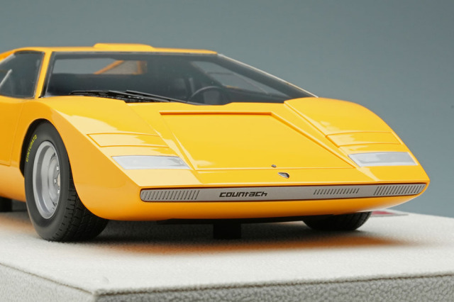 アイドロン EML131B 1/18 ランボルギーニ カウンタック LP500