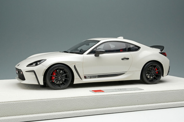 EIDOLON EML172B 1/18 Toyota GR86 (RZ) 40th Anniversary Limited 2023 Crystal White Pearl