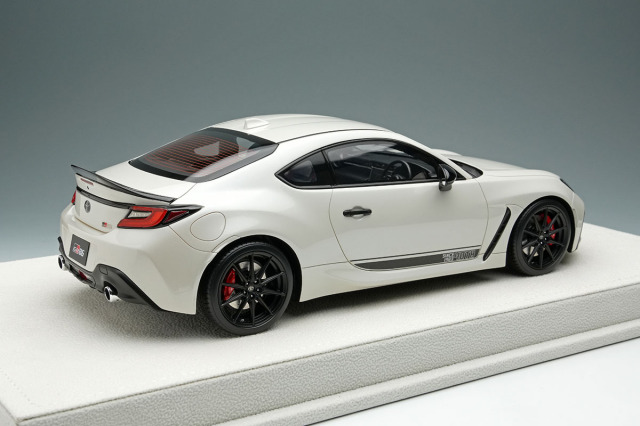 新品【激レア】日本未上陸！モデルご用達人気北欧ブランド⭐︎エリーピストル FRスポーツカー「SUBARU ZD8 BRZ '21」が青島文化教材社のプラモデル