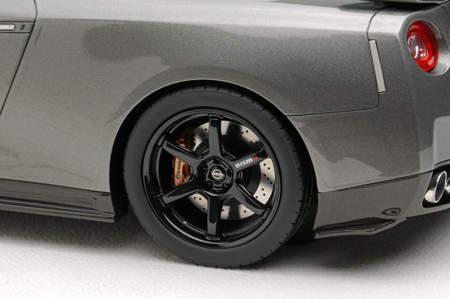 アイドロン EML174 1/18 日産 GT-R (NISMO R35 CRS Version) 2008