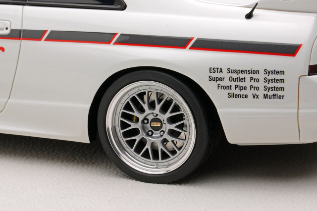 アイドロン EML179B 1/18 マインズ スカイライン GT-R (BCNR33