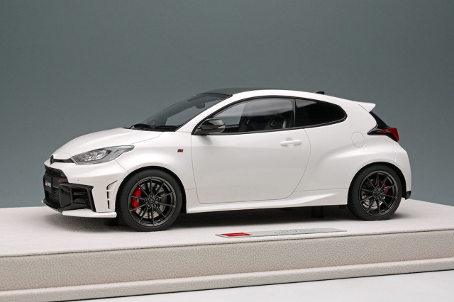 【お取り寄せ商品】 EIDOLON EML182B 1/18 Toyota GR Yaris RZ High Performance 2024 Platinm White Pearl Mica