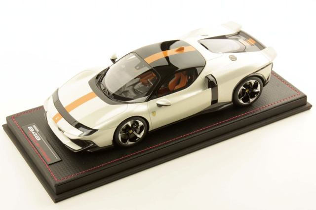 ** 予約商品 ** MR collection FE047B 1/18  Ferrari 849 Testarossa Bianco Italia