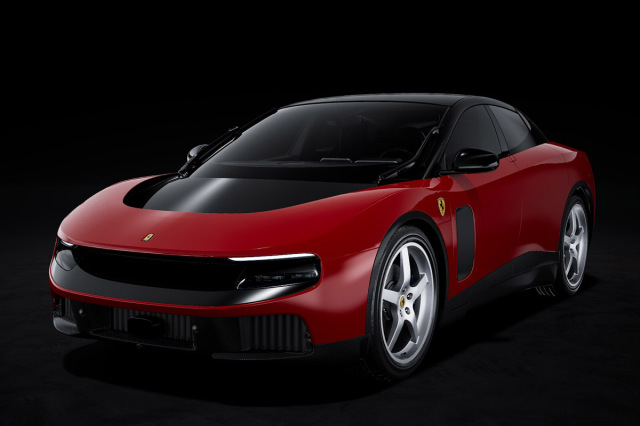 ** 予約商品 ** MR collection FE052E 1/18 Ferrari Luce - Rosso Fiammante