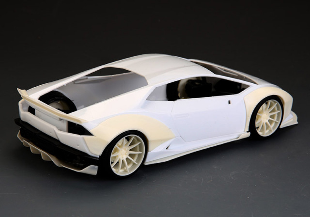 ホビーデザイン 1/24 ランボルギーニ ウラカン LB-WORK アオシマ