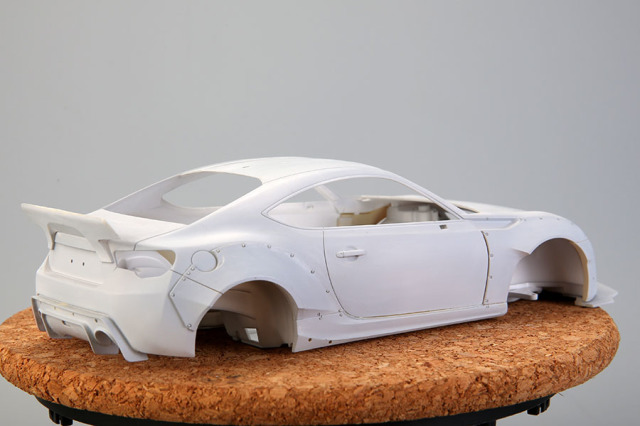 タミヤ86ボディのみ アディクションワイドボディ加工、外装キット付き アディクション タミヤ製トヨタ86用 ロケットバニー86ワイドキット