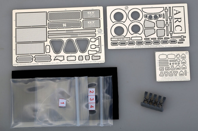 Hobby Design HD03_0680 1/24 Nissan R34 Open Door and Engine Detail