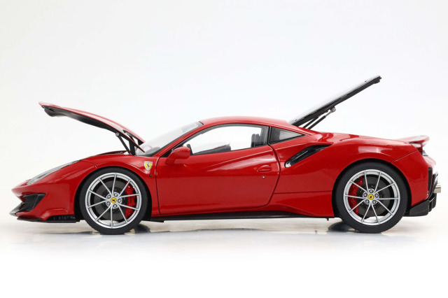 予約商品 ** BBR HE180055DIE 1/18 Ferrari 488 Pista Rosso corsa