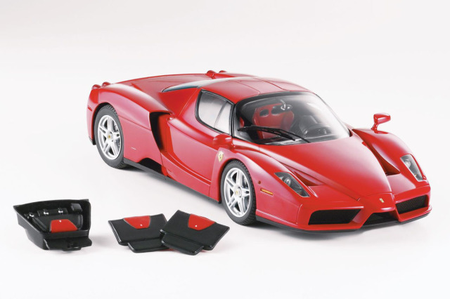 予約商品 ** BBR HE182501DIE 1/18 Ferrari Enzo Rosso Corsa - Silver