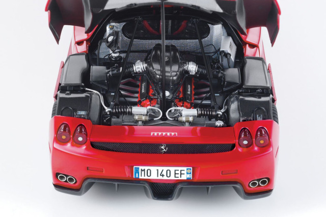 予約商品 ** BBR HE182501DIE 1/18 Ferrari Enzo Rosso Corsa - Silver