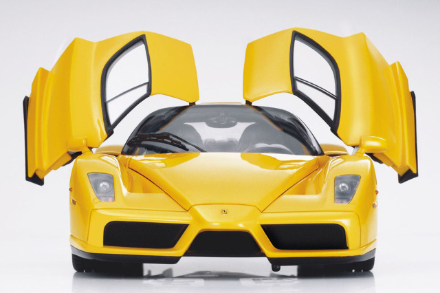 予約商品 ** BBR HE182507DIE 1/18 Ferrari Enzo Giallo Modena