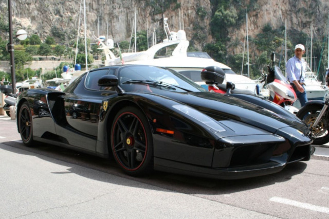 ** 予約商品 ** BBR HE182509BDIE 1/18 Ferrari Enzo Nero DS - Black/Red wheels (Diecast Full Open)（ケース付）