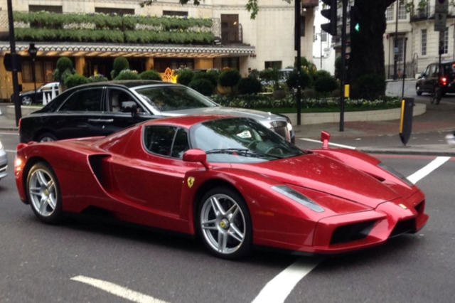 ** 予約商品 ** BBR HE182554DIE 1/18 Ferrari Enzo F1 2007 Red - Silver wheels (Diecast Full Open)（ケース付）