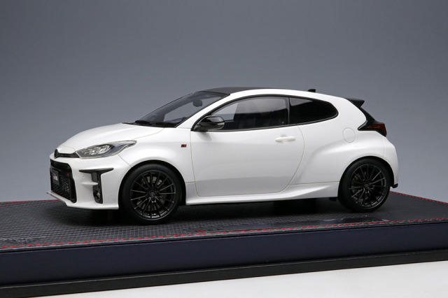 【お取り寄せ商品】 IDEA IM096A 1/18 Toyota GR Yaris RZ 2020 Super White 2