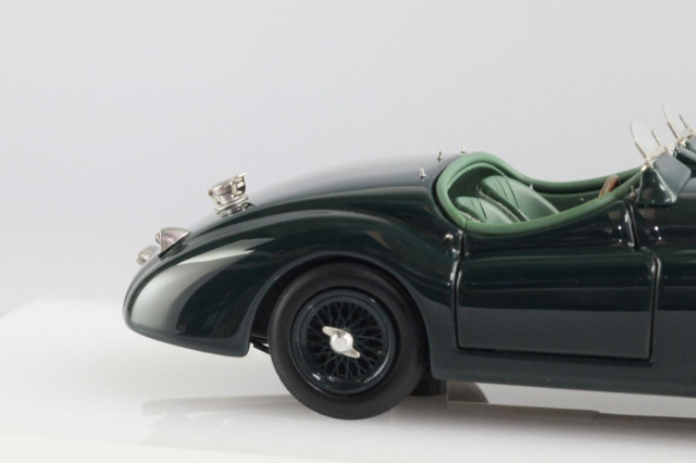 専用品ラクーンオート注文製作　ジャガーXK180 1998年　パリモーターショー 1998 Jaguar XK180 - AllCarIndex