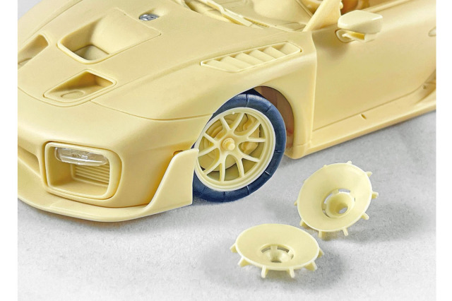 Kitbox x PZY Model 1/24キット KB08-18 Porsche 935 (2019) ミニカー