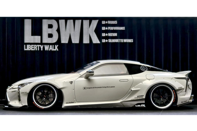 予約商品 ** Kitbox x PZY Model 1/24キット KB08-24 LBWK LC500