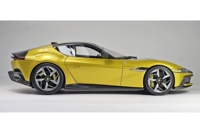 予約商品 ** Kitbox x PZY Model 1/24キット KB08-25 Ferrari 12