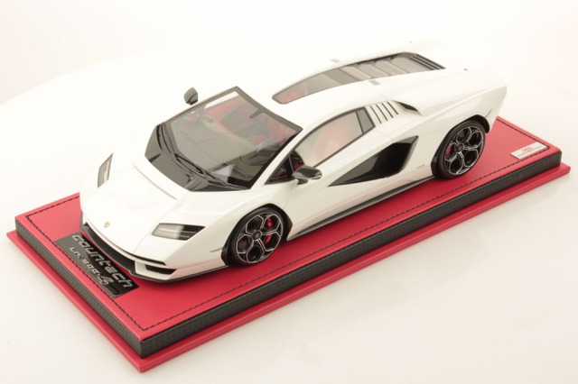 MR collection LAMBO052A 1/18 Lamborghini Countach LPI800-4 Bianco Siderale