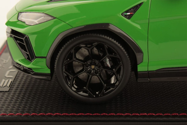 MR collection LAMBO055A 1/18 Lamborghini Urus Performante Verde