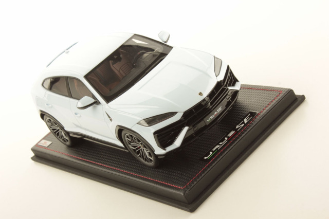 MR collection LAMBO061B 1/18 Lamborghini Urus SE Bianco Sapphirus