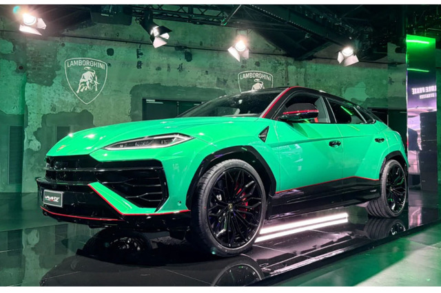 ** 予約商品 ** MR collection LAMBO061TNA 1/18 Lamborghini Urus SE Tettonero Capsule Verde Mercurius limited 25pcs