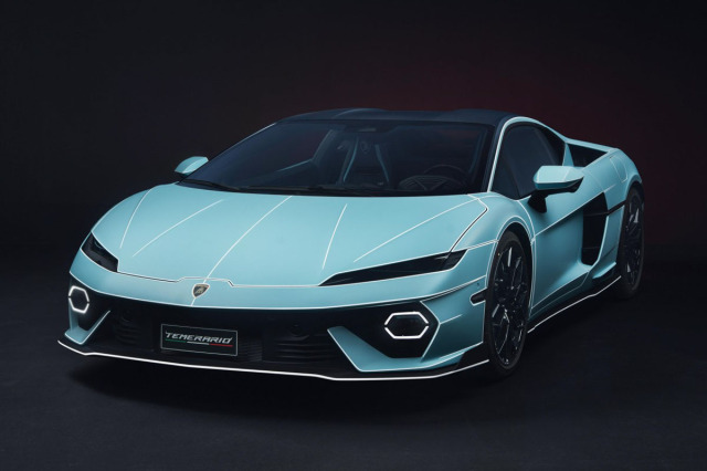 ** 予約商品 ** MR collection LAMBO062GEB 1/18 Lamborghini Temerario Celeste Fedra with Bianco Phanes Livery Limited 63pcs