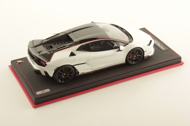 MRコレクション ランボルギーニ ウラカン ぺルフォルマンテ 1/18 Lamborghini Invencible 1:18 | MR Collection Models