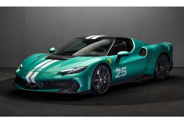 ** 予約商品 ** LOOKSMART LS1219A 1/12 Ferrari 296 Speciale Verde Nurburgring - White Livery