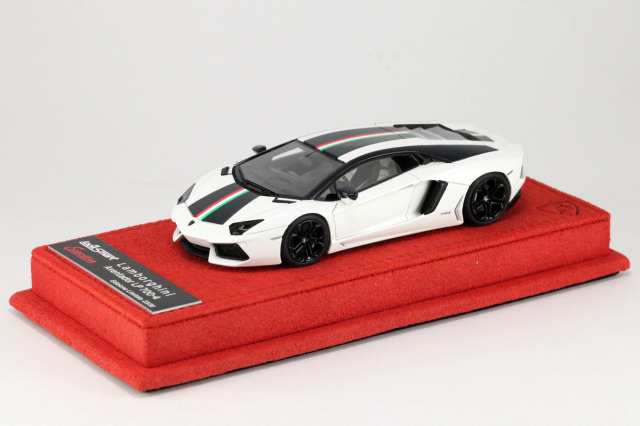 LOOKSMART Exective LS384EX3 Lamborghini Aventador LP700-4 White / Carbonium Limited 30pcs